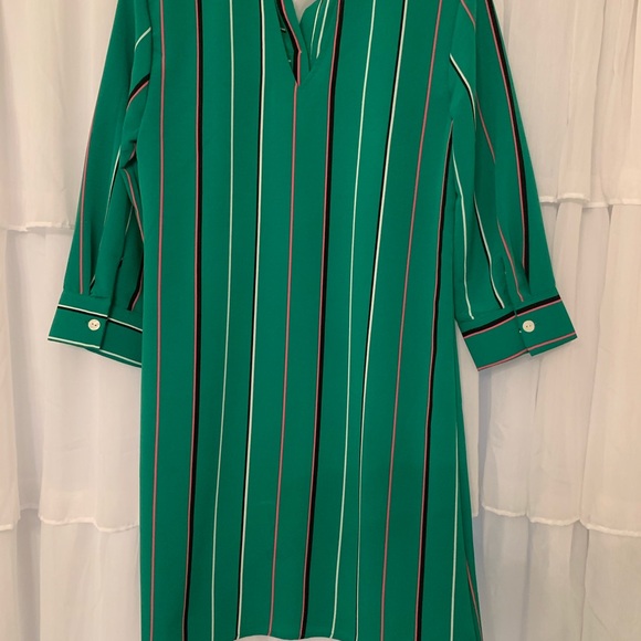 SOLD!!! Super Cute Dress - Picture 2 of 5